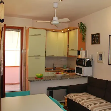 Apartamento Camelia E Gabry - Zona Mare Con Posti Auto E Terrazze